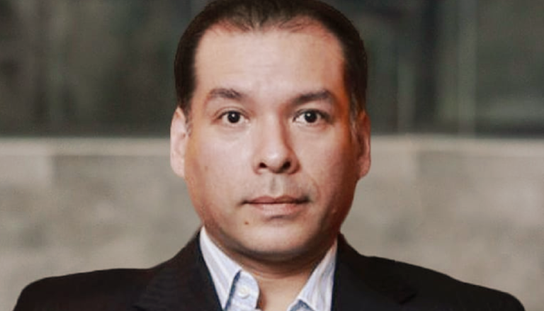 La IA debe ser solo un complemento de la enseñanza tradicional – Christian Delacruz, cofundador de Enki