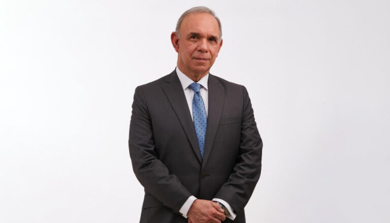 «Se viene desarmando la meritocracia en los reguladores» – Rafael Muente, presidente suspendido de Osiptel
